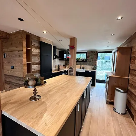 Domaine De Hurlevent - 10 Personnes - Le Refuge * Aywaille